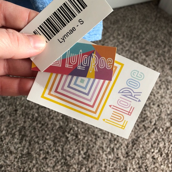 Lularoe Lynnae - Picture 2 of 3